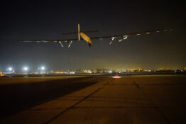 L'avion solaire décolle du Caire pour la dernière étape de son tour du monde. (Photo : Solar Impulse)