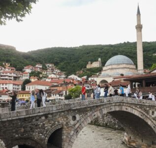 Die dynamische Stadt Prizren zeigt, dass die Wirtschaft im Kosovo funktioniert. © Adelisa Salaji Kalajdzini