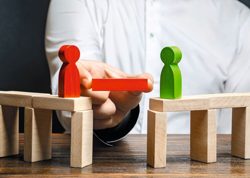 Konflikte überwinden, Brücken wieder herstellen: Die Mediation zielt auf einvernehmliche, realistische Lösungen ab. © Depositphotos.com