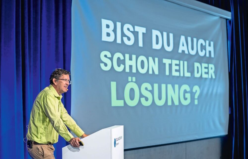 Louis Palmer bei seinem Referat am 4. Circular Economy Symposium. © Jeton Shali
