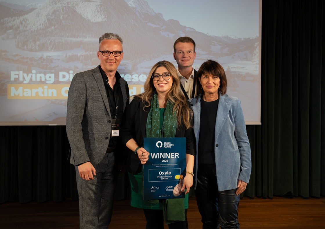 Sorriso, manica, viso (1 persona)