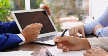 Dans un secrétariat RV, les tâches administratives sont nombreuses et peuvent de plus en plus être prises en charge par l'IA générative. © Depositphotos.com