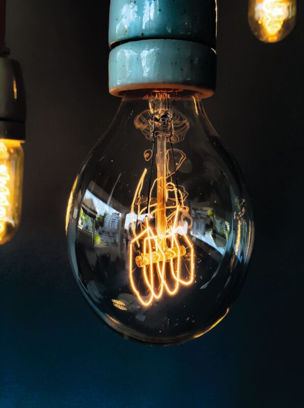 Investire prima in un'illuminazione più efficiente dal punto di vista energetico... Foto: Unsplash.com