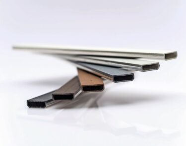 Warme Kante-Abstandhalter im Randverbund von Isolierglas beeinflussen den Wärmeverlust am Scheibenrand und tragen zur Energieeffizienz von Fenstern bei. © Swisspacer