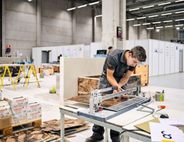 Carreleur au travail. © SwissSkills / Manu Friederich