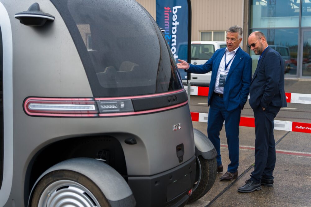 Hans Wicki and Jürg Röthlisberger test autonomous vehicles. Source: zvg