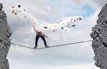 Un equilibrio precario tra fattibilità tecnologica e forza di volontà umana: è così che si presenta, in molte organizzazioni, l’introduzione dell’IA. © Depositphotos.com