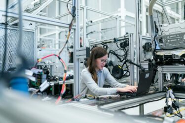 I professionisti garantiscono l'innovazione nel settore tecnologico. Fonte: zvg