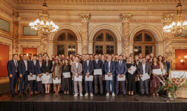 360 graduates receive their master's degrees. Source: zvg