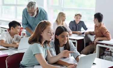 Secondo Dagmar Rösler, la scuola del futuro dovrà essere una scuola in grado di padroneggiare la tecnologia senza lasciarsi dominare da essa. (Immagine simbolica) © Depositphotos.com