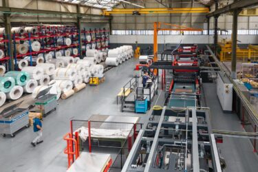 The new slitting line processes 5-metric-ton coils. Source: zvg